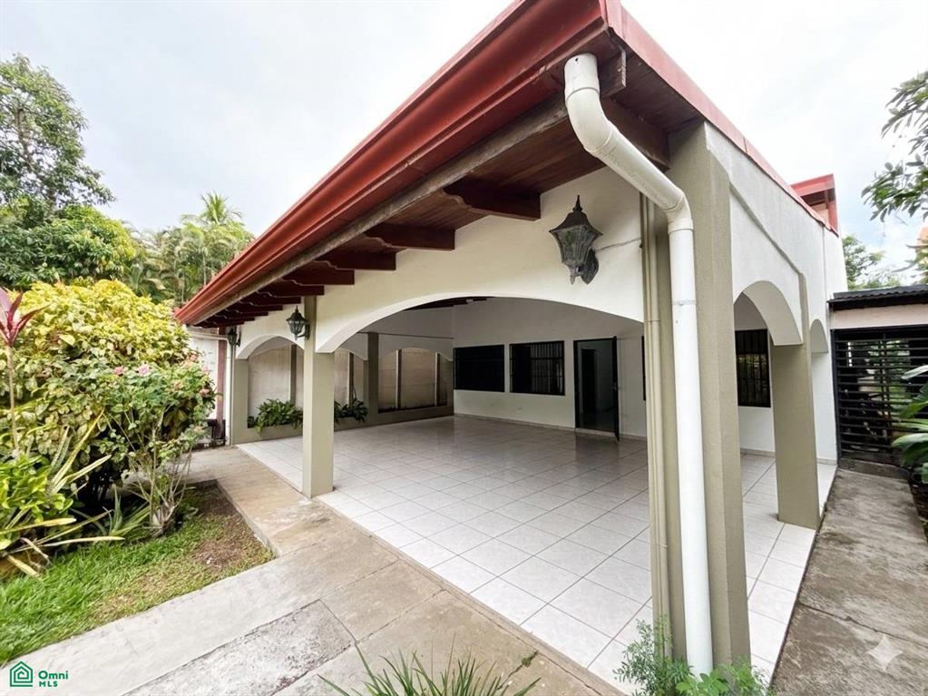 5 bed Single Family Homes For Sale in Atenas, Alajuela - 1