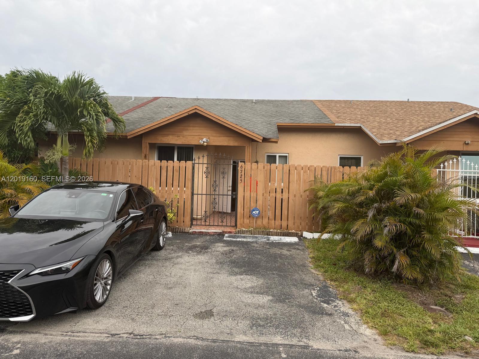 Country Lake Manors Townh
