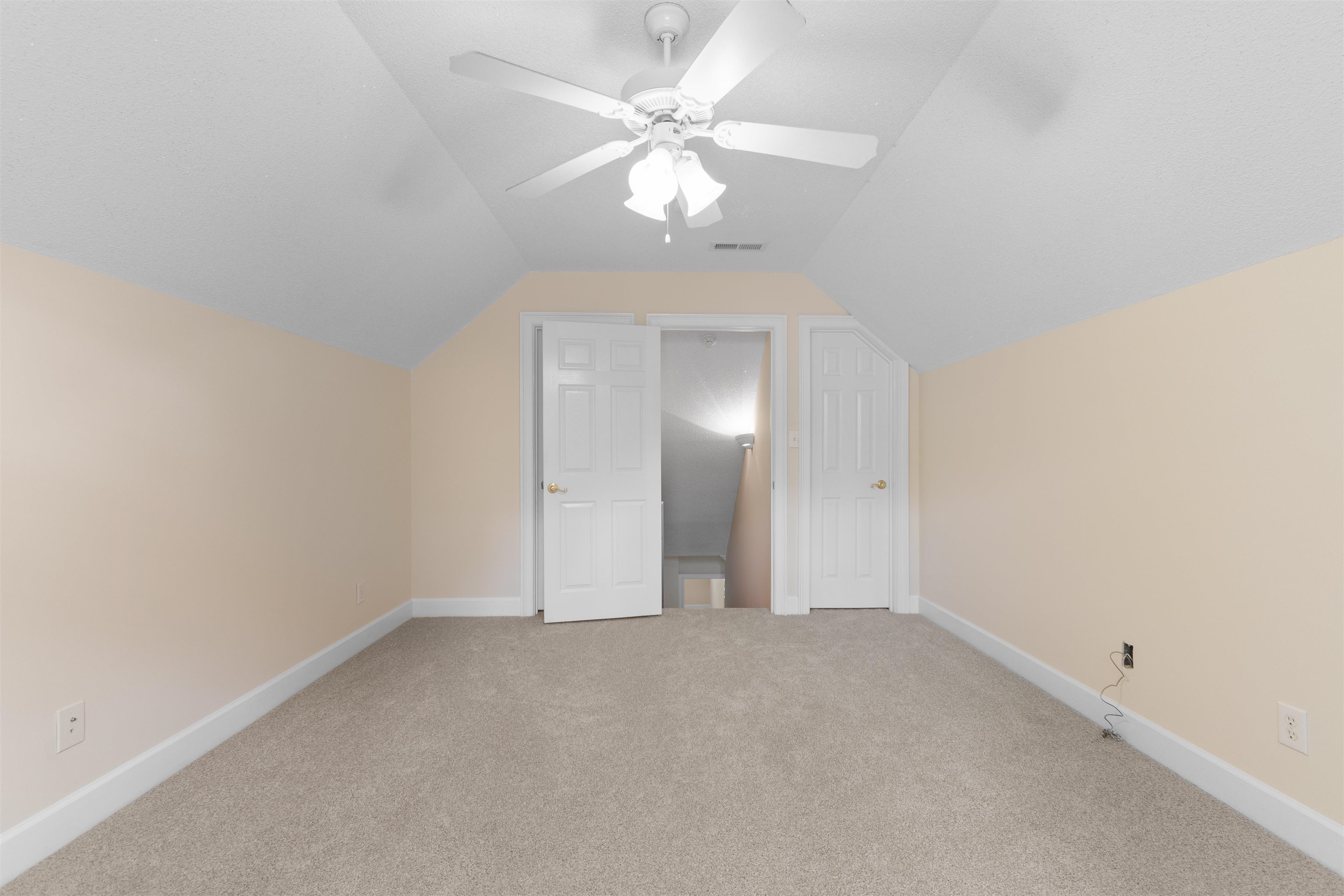 2612575 | Photo 28