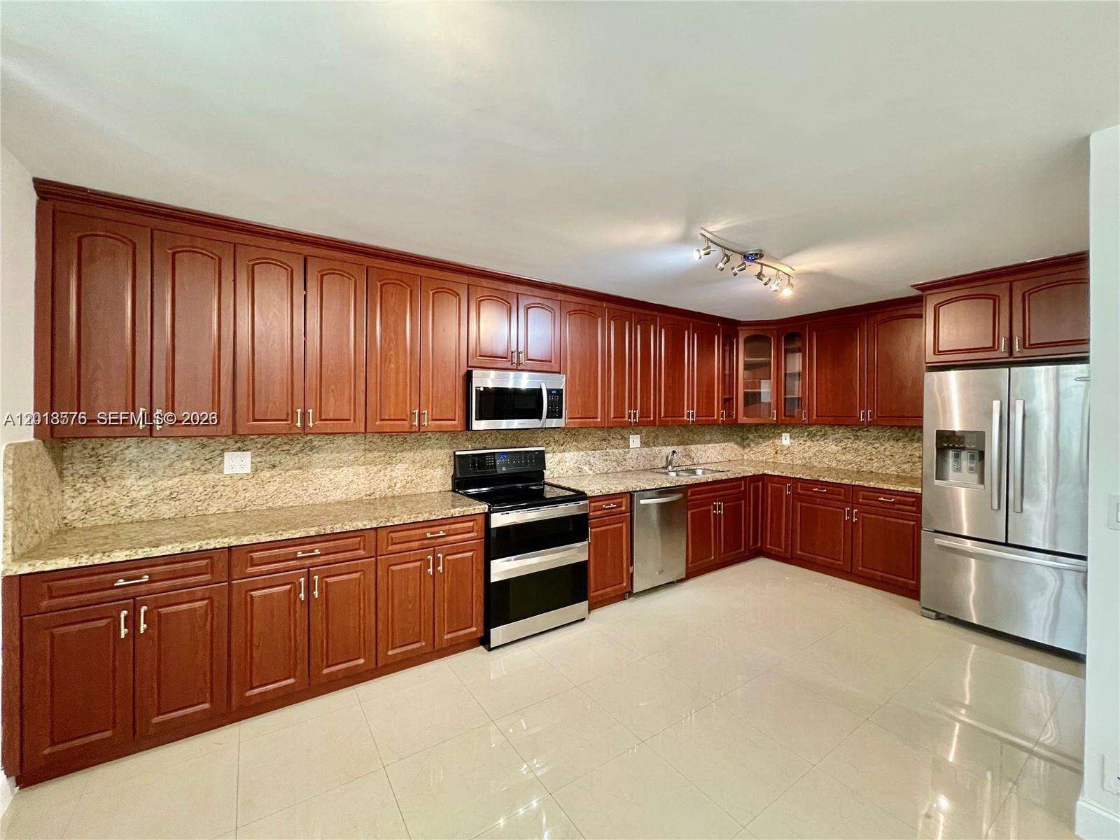 Property photo # 0