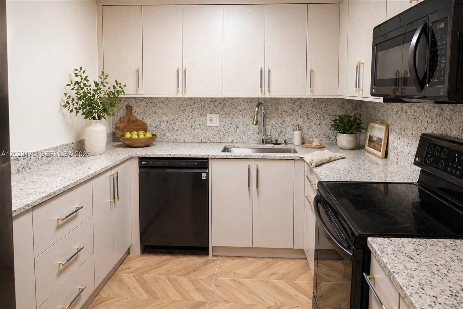 Property photo # 6