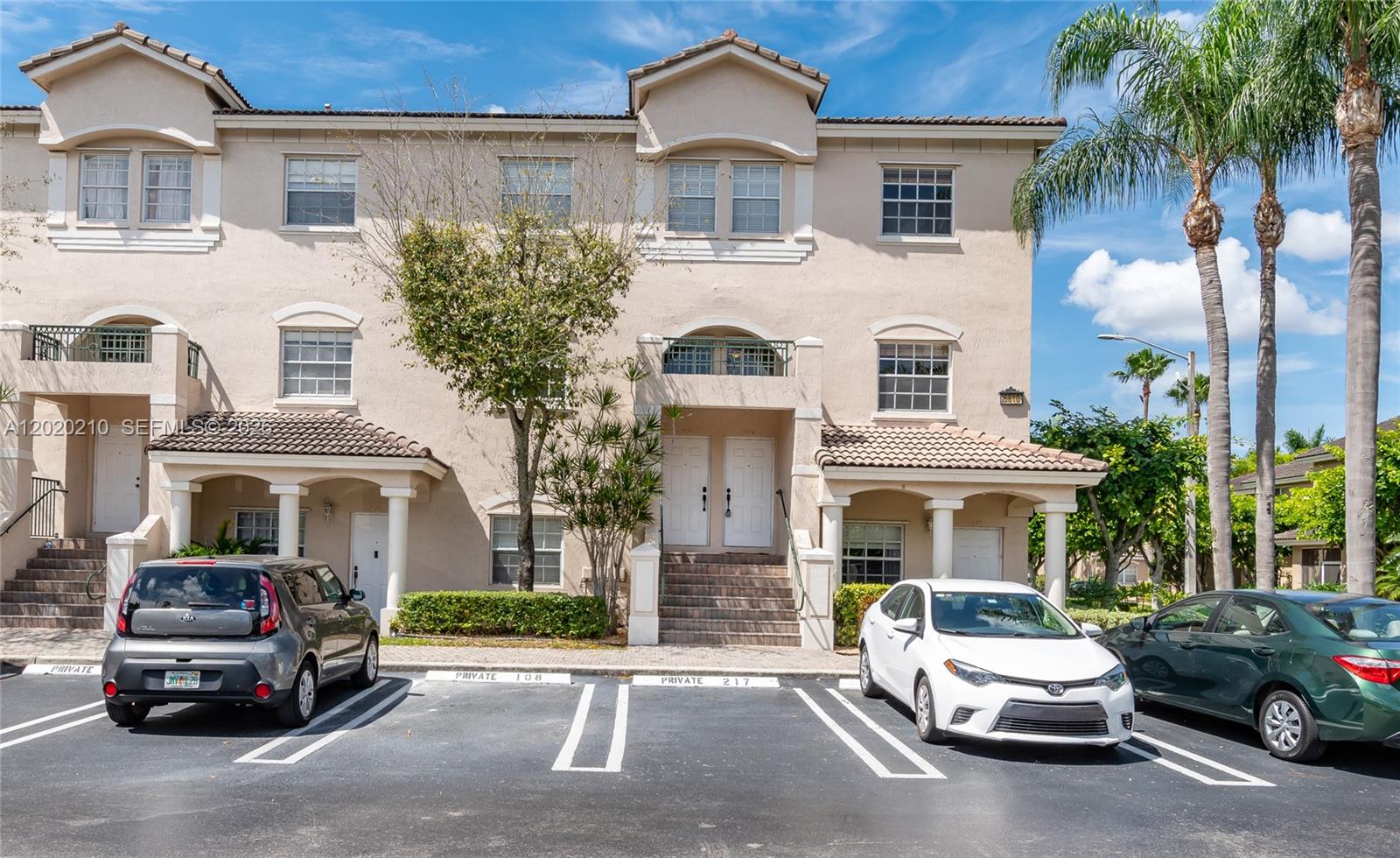 Las Brisas At Doral Condo
