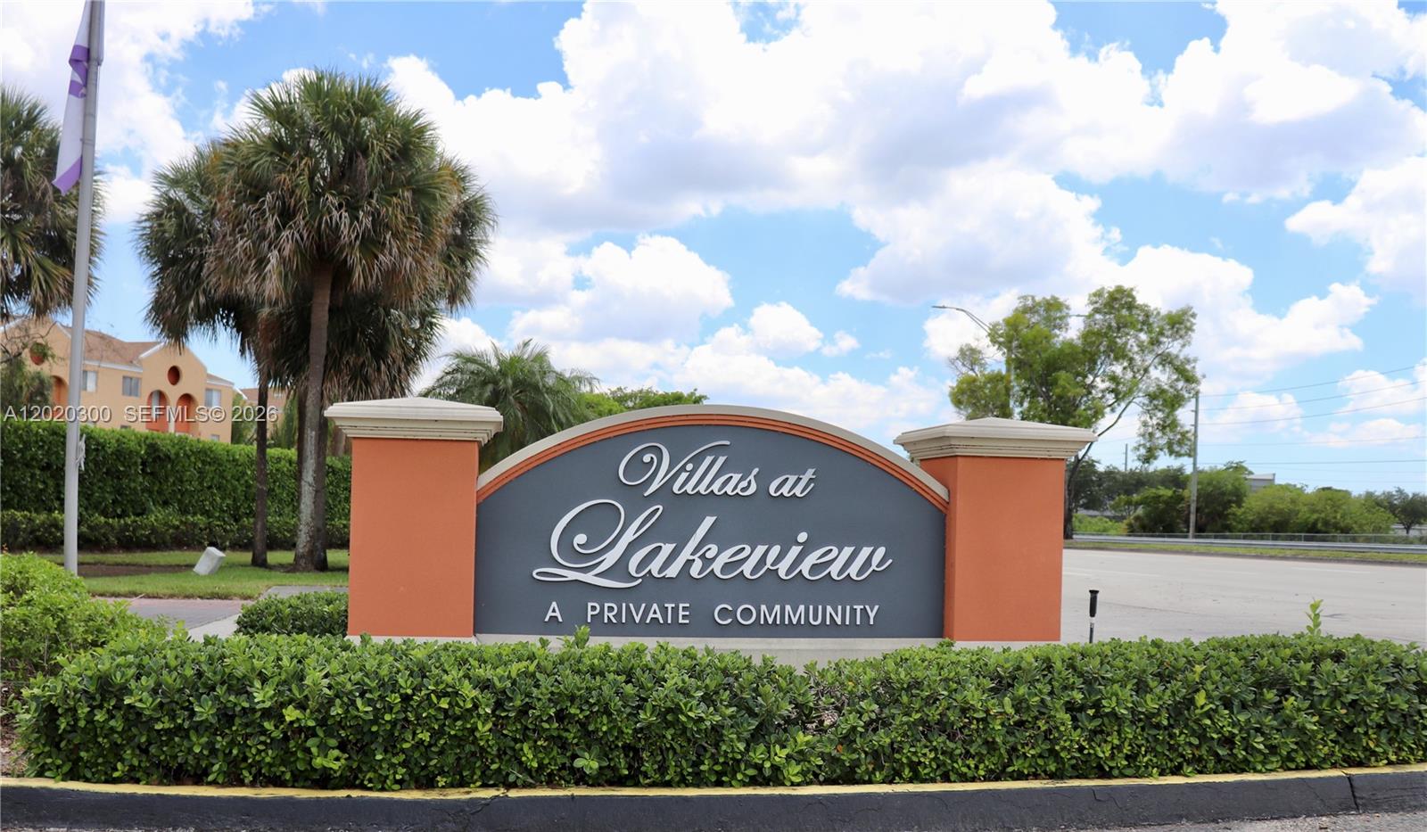 Villas At Lakeview Condo
