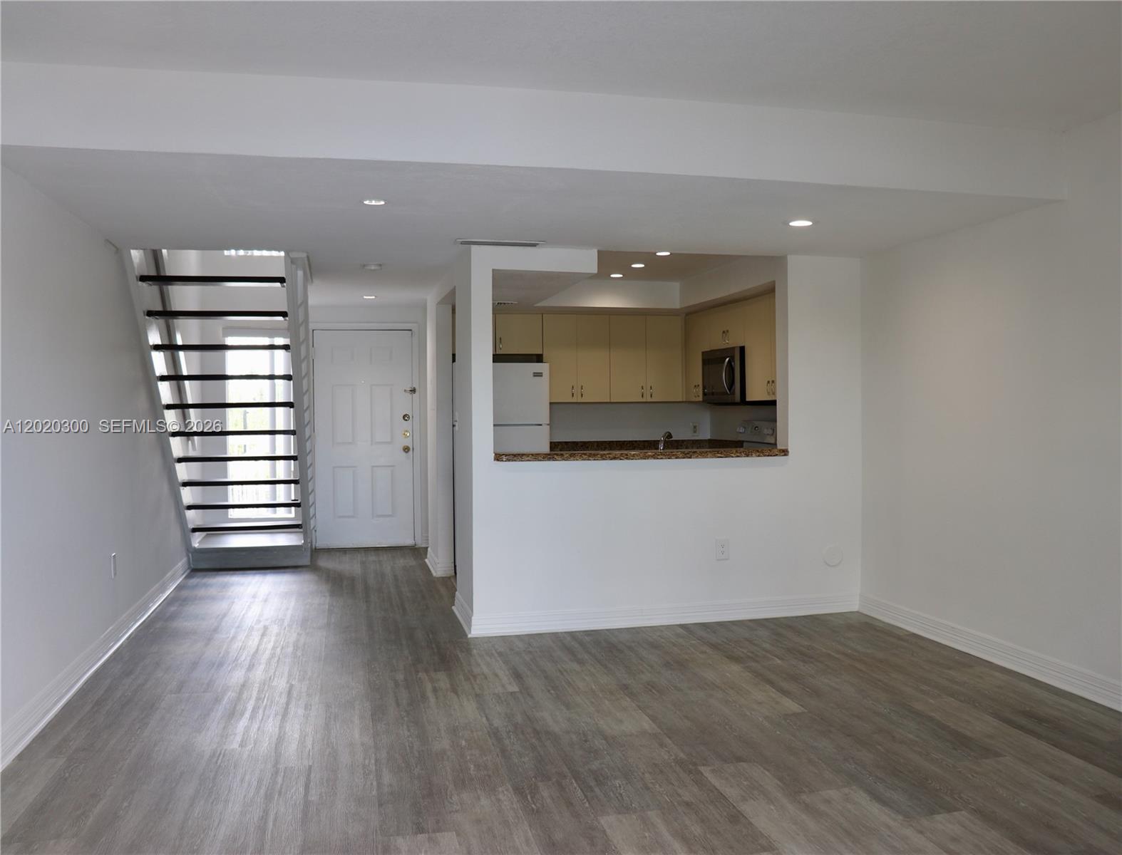 Property photo # 2