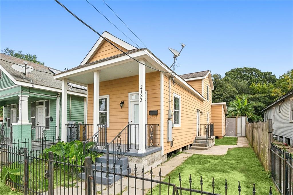 2nd image of 2123 Arts St, New Orleans, LA 70117 | MLS# 2553771