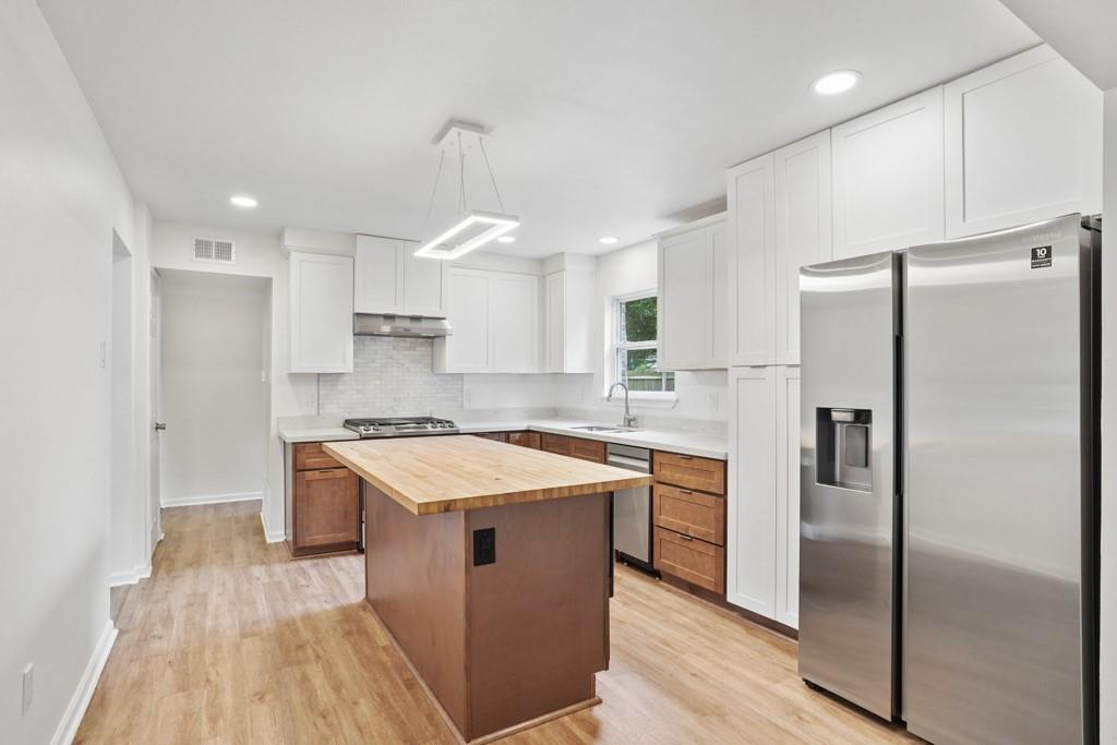 Homes for sale in Metairie, LA | 5229 Meadowdale St, Metairie, LA 70006 | MLS# 2558350