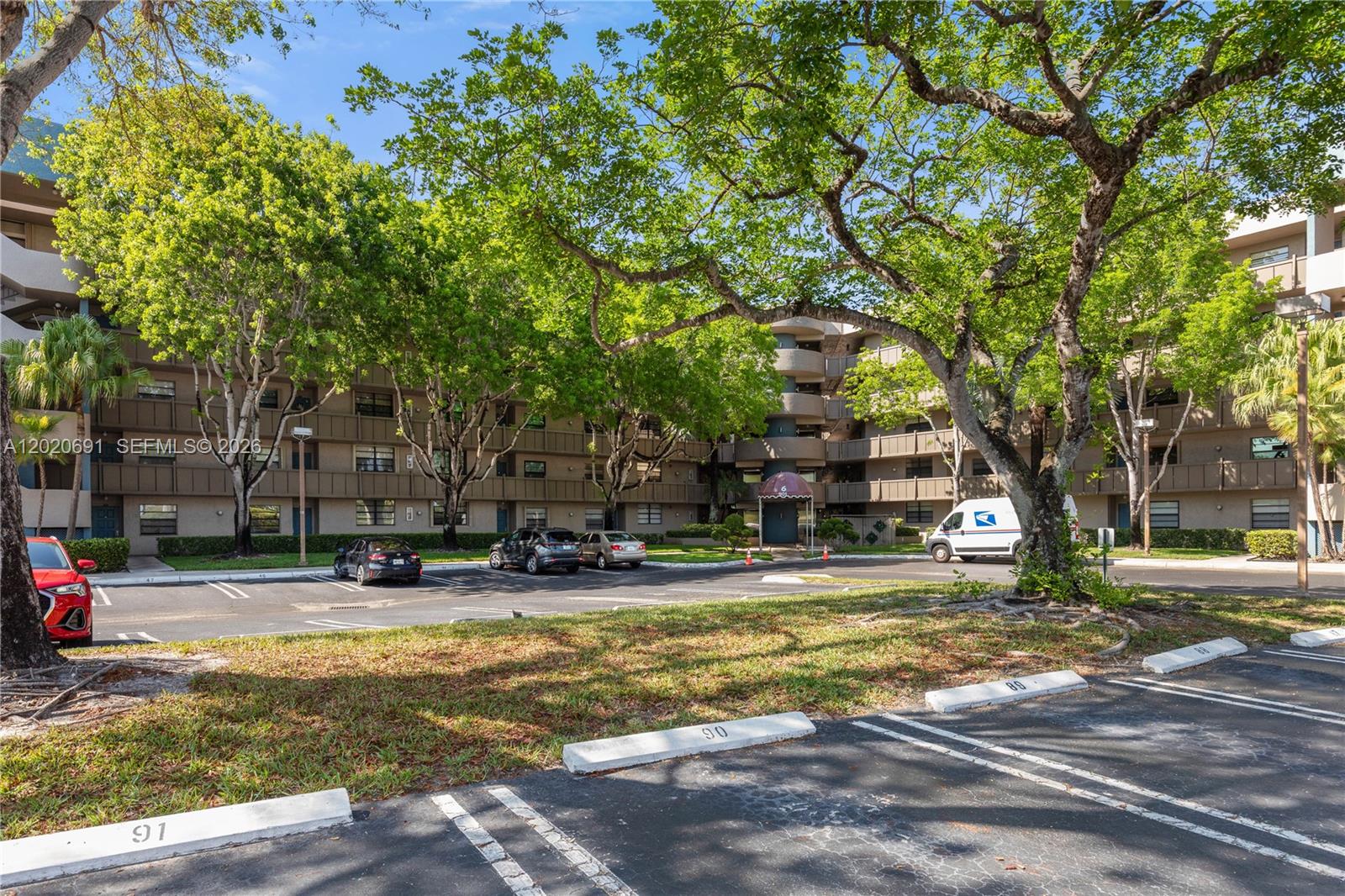 Colony Point 6 Condo