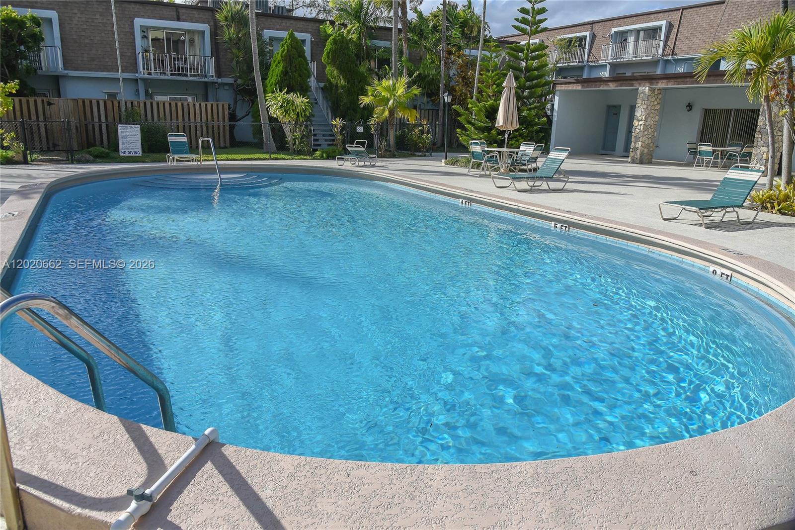 Woodside In Kendall Condo