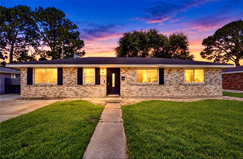 Photo 2 of Single family home for sale at 1300 Belmont Pl, Metairie, LA 70001 | MLS# 2558590 | Listing updated on 2026-09-06