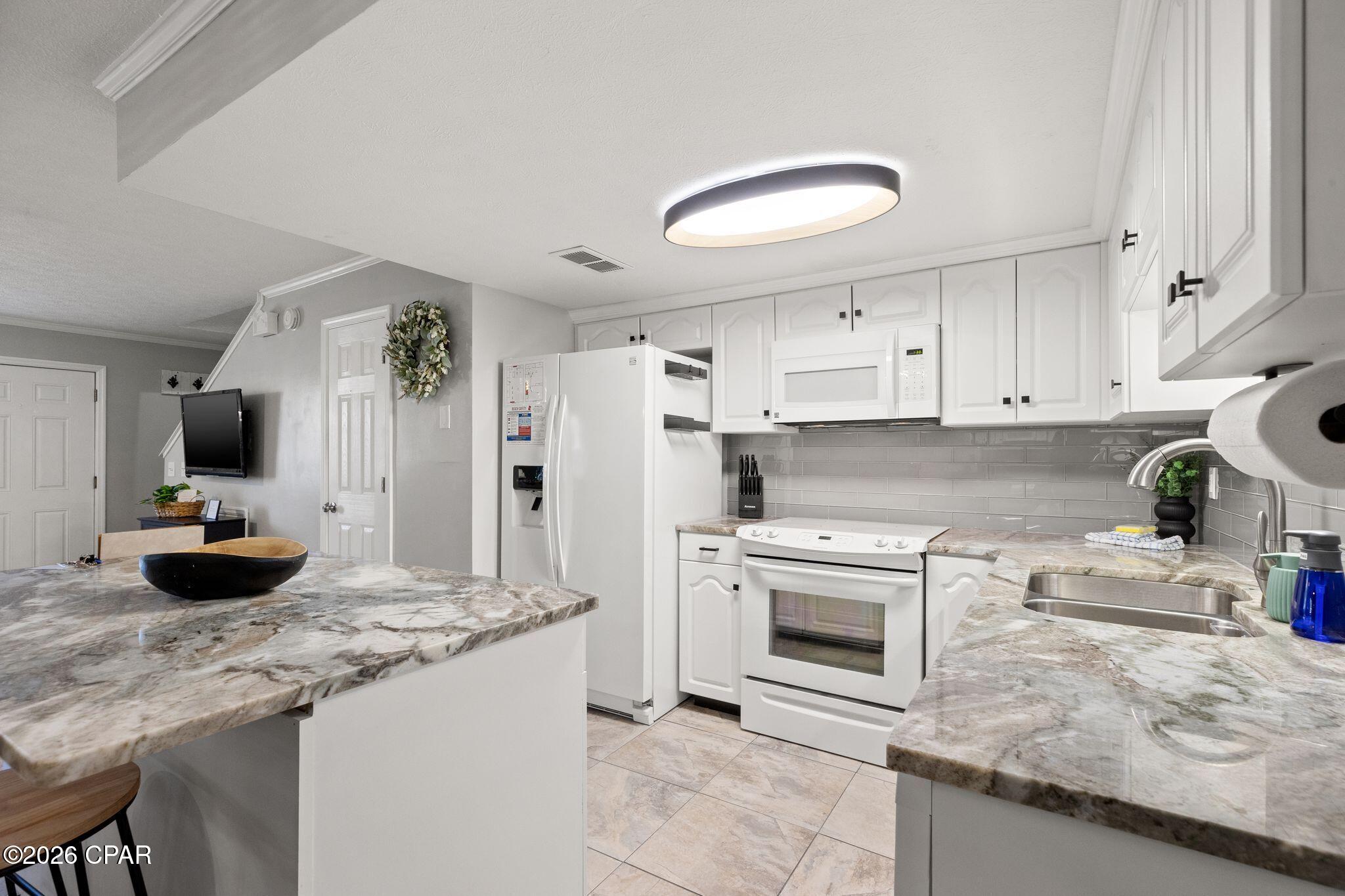 186 Robin Lane, Panama City Beach, FL 32407 thumbnail, photo 12 of 36