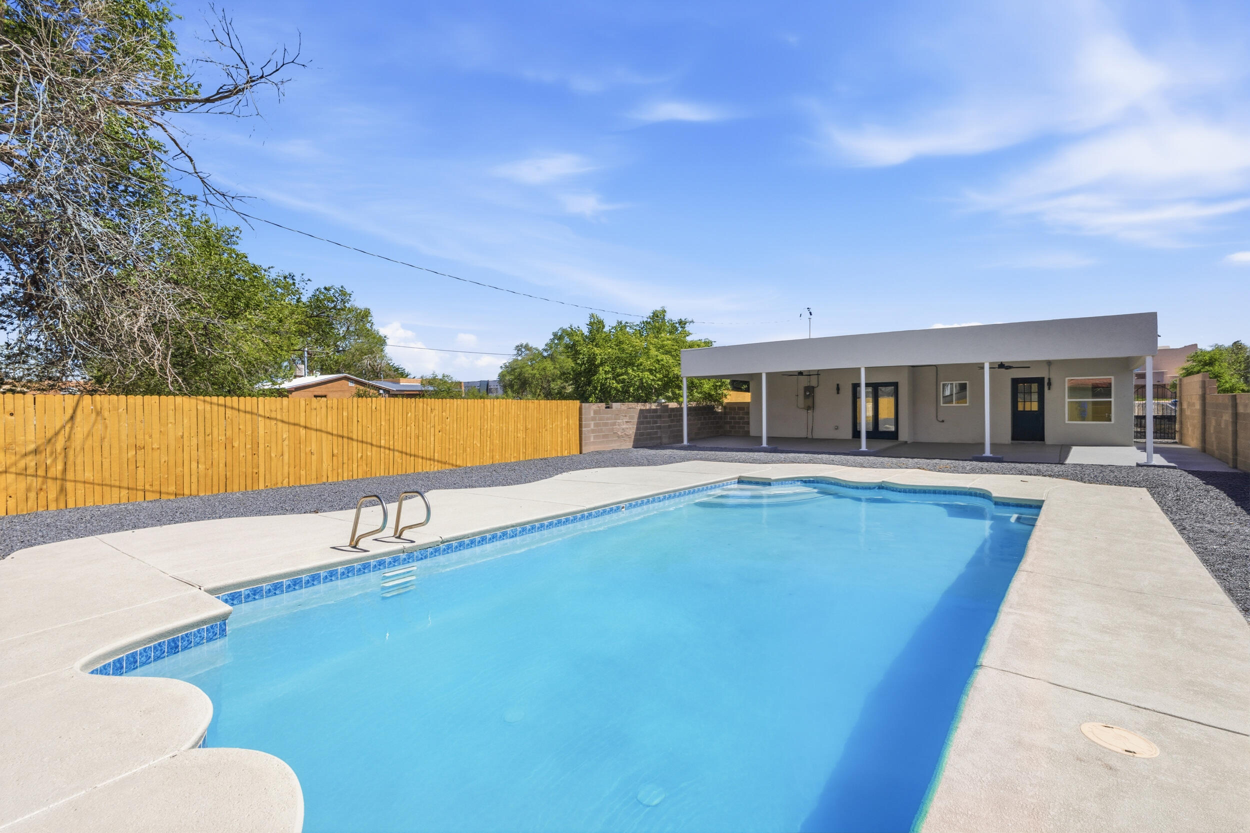 Homes for sale in Albuquerque, NM | 1905 Indian School Rd Nw, Albuquerque, NM 87104 | MLS# 1103793