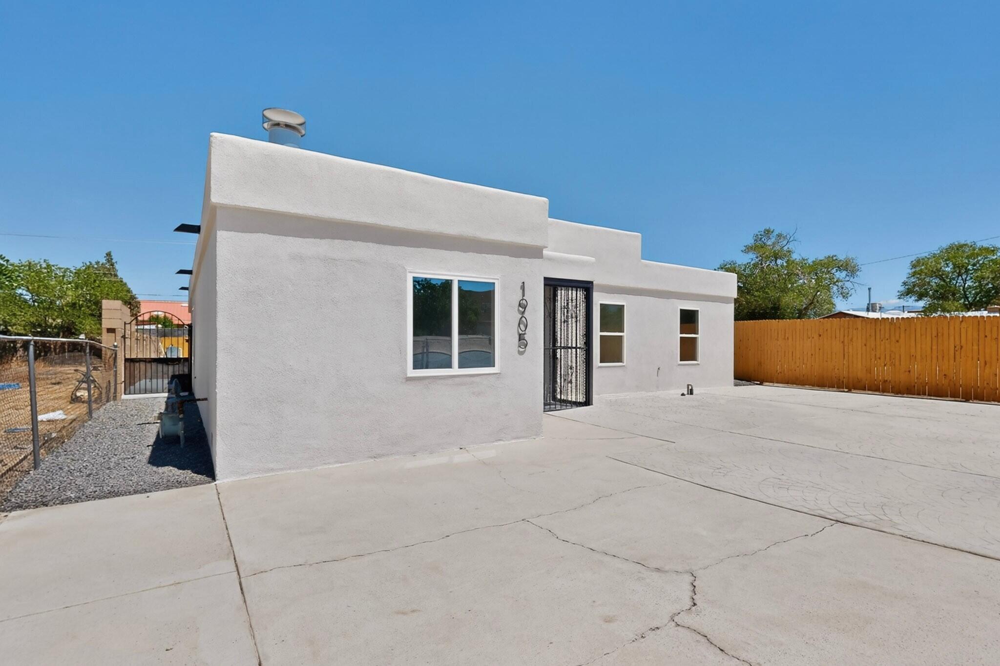 Homes for sale in Albuquerque, NM | 1905 Indian School Rd Nw, Albuquerque, NM 87104 | MLS# 1103793
