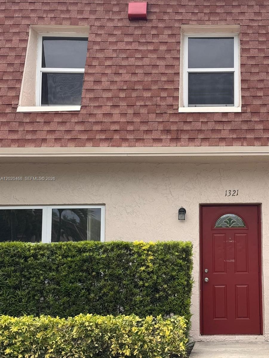 Blue Lake Townhouses Cond
