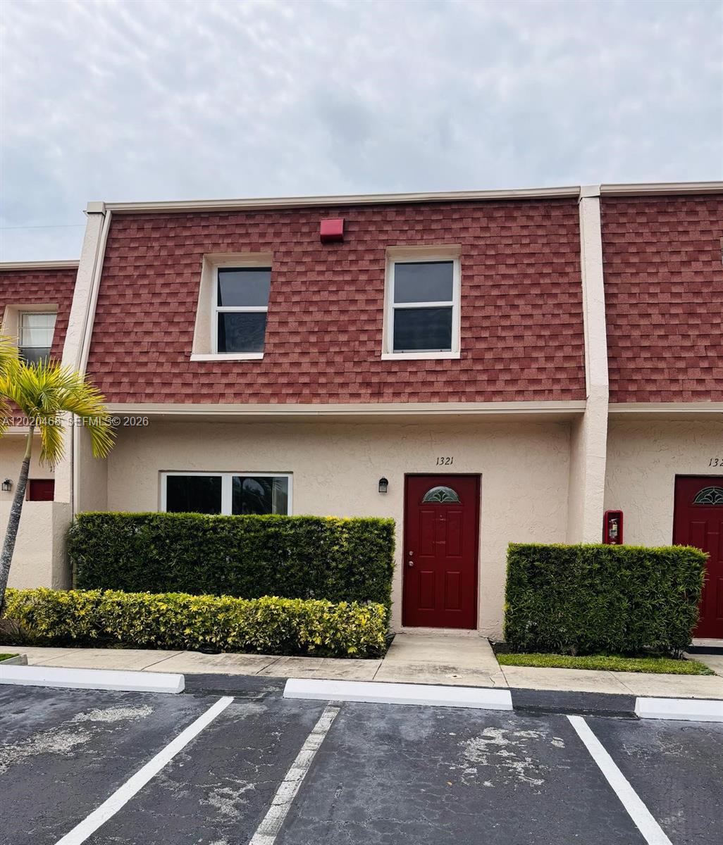 Homes for sale in Pompano Beach, FL | 1321 Partridge Close #60, Pompano Beach, FL 33064 | MLS# A12020468