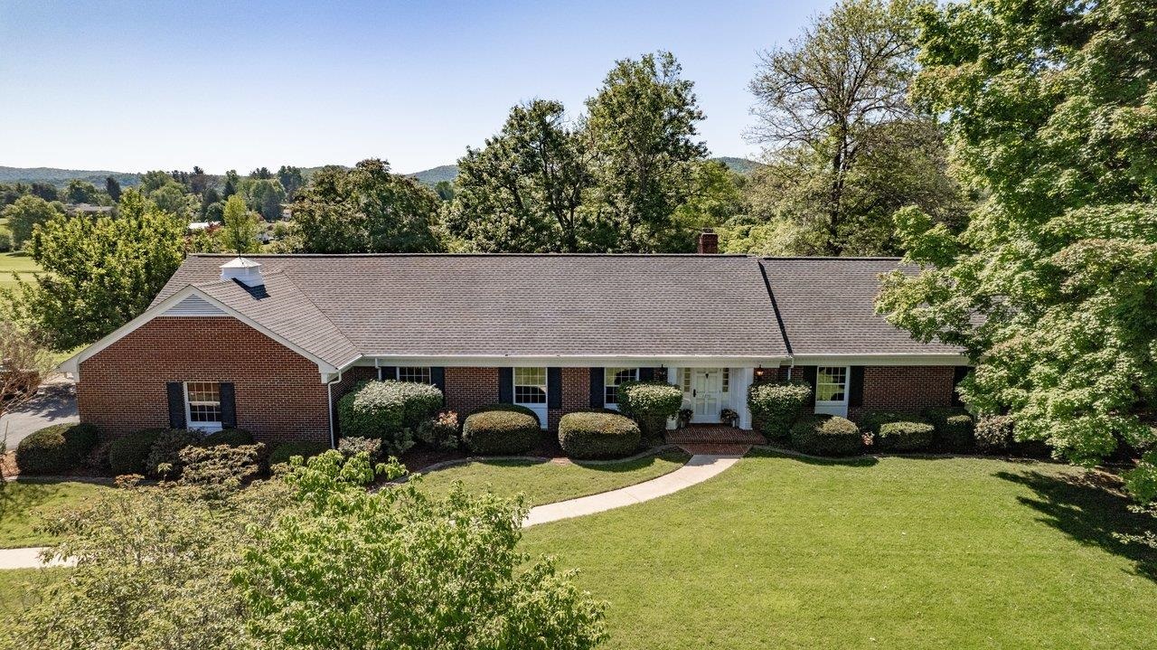 1270 NOVA DR, Waynesboro, VA 22980