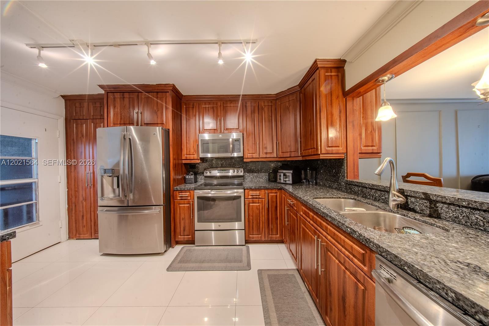 Property photo # 8