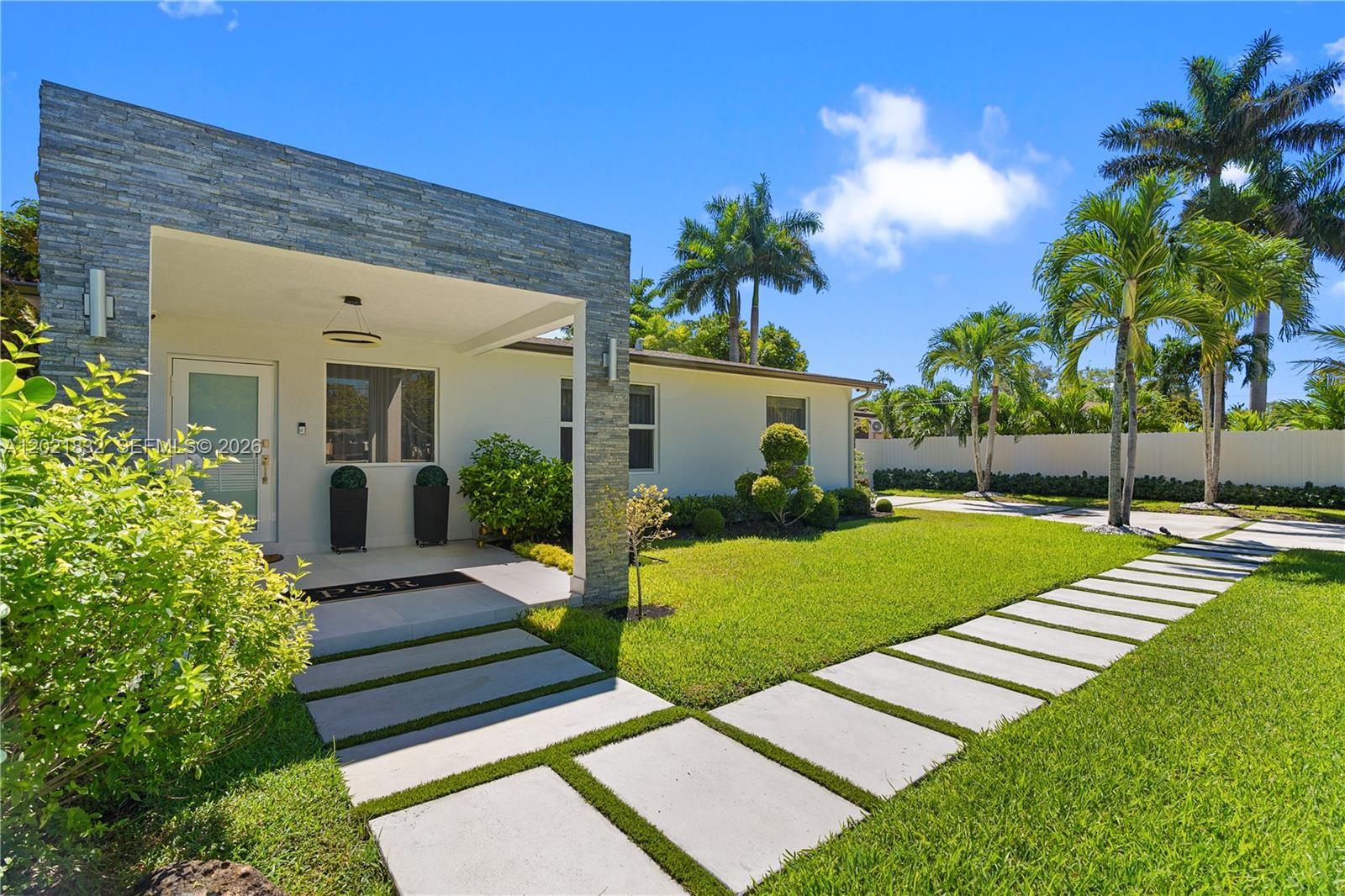 Homes for sale in Miami, FL | 14441 S Biscayne River Rd, Miami, FL 33161 | MLS# A12021832