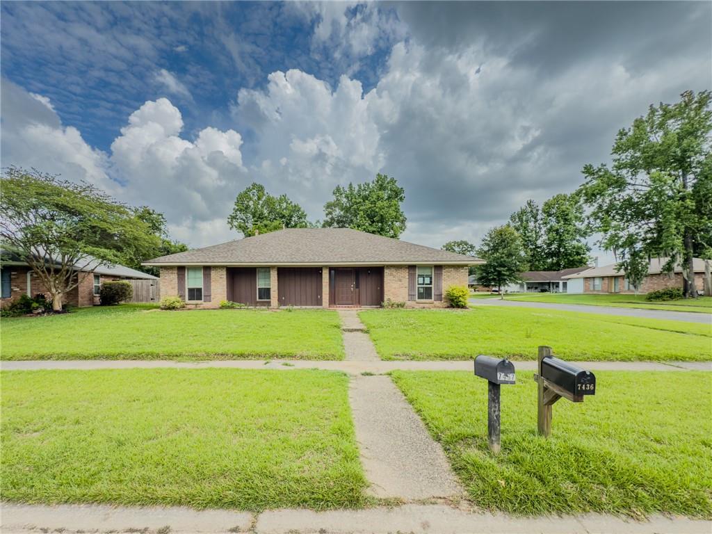 Homes for sale in Baton Rouge, LA | 7457 Director Dr, Baton Rouge, LA 70817 | MLS# 2559012