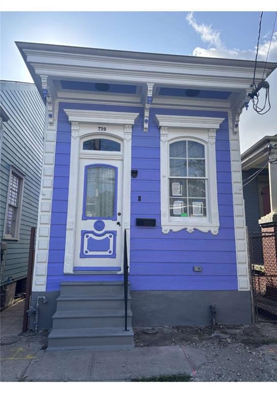 Homes for sale in New Orleans, LA | 729 Lesseps St, New Orleans, LA 70117 | MLS# 2555513