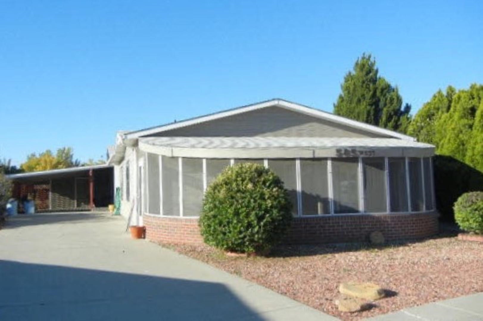 585 W Conestoga Circle