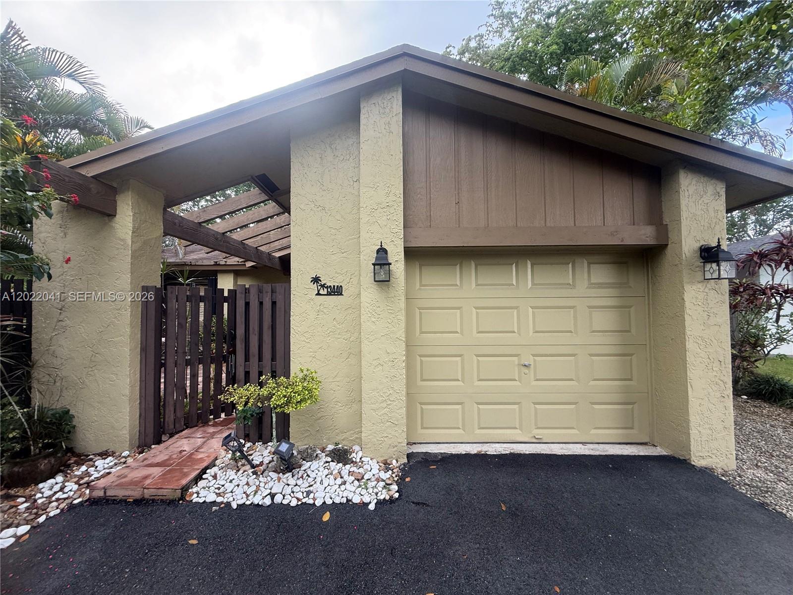 Homes for sale in Miami, FL | 13440 Sw 108th St Cir N, Miami, FL 33186 | MLS# A12022041