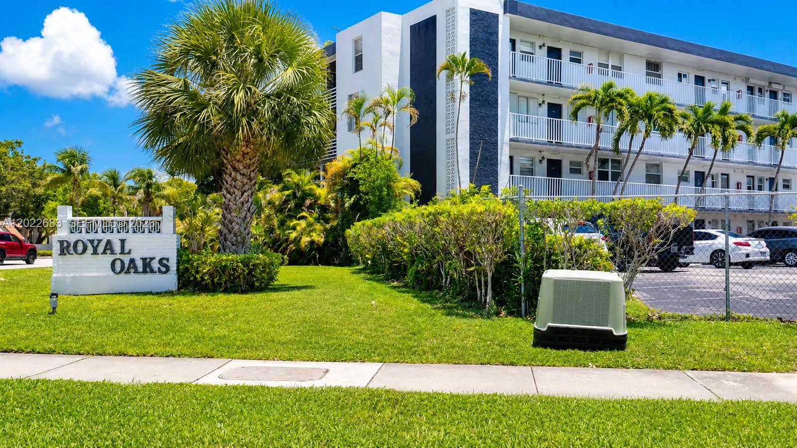 Royal Oaks Condo