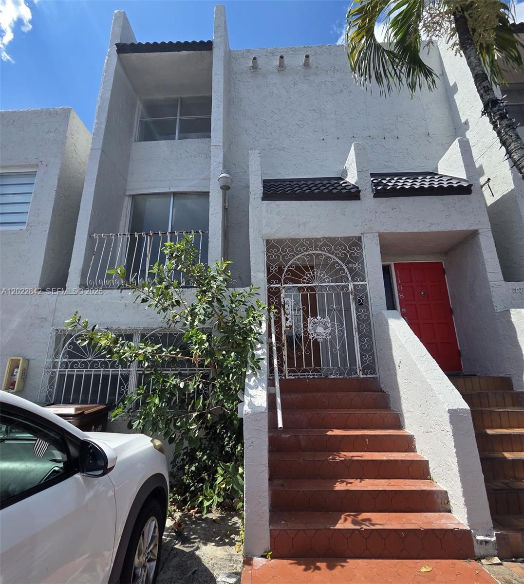 Mango Hill Condo No 1