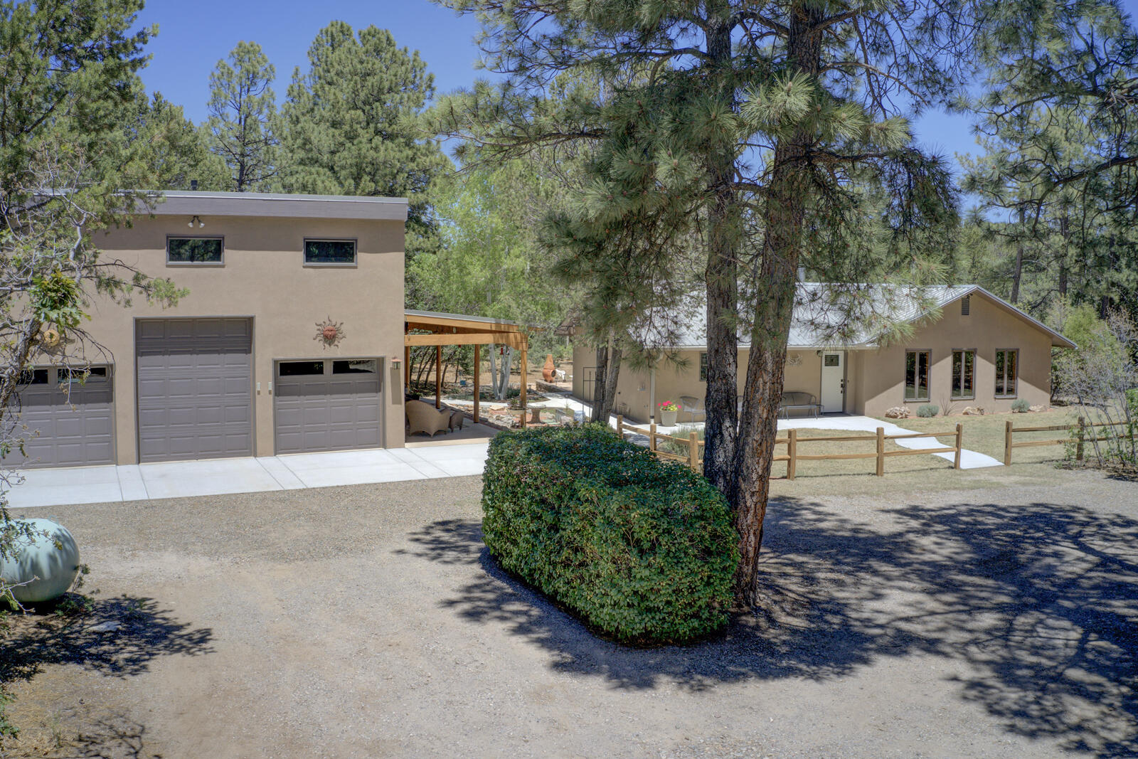 3rd image of 13 Robinhood Ln, Tijeras, NM 87059 | MLS# 1103920