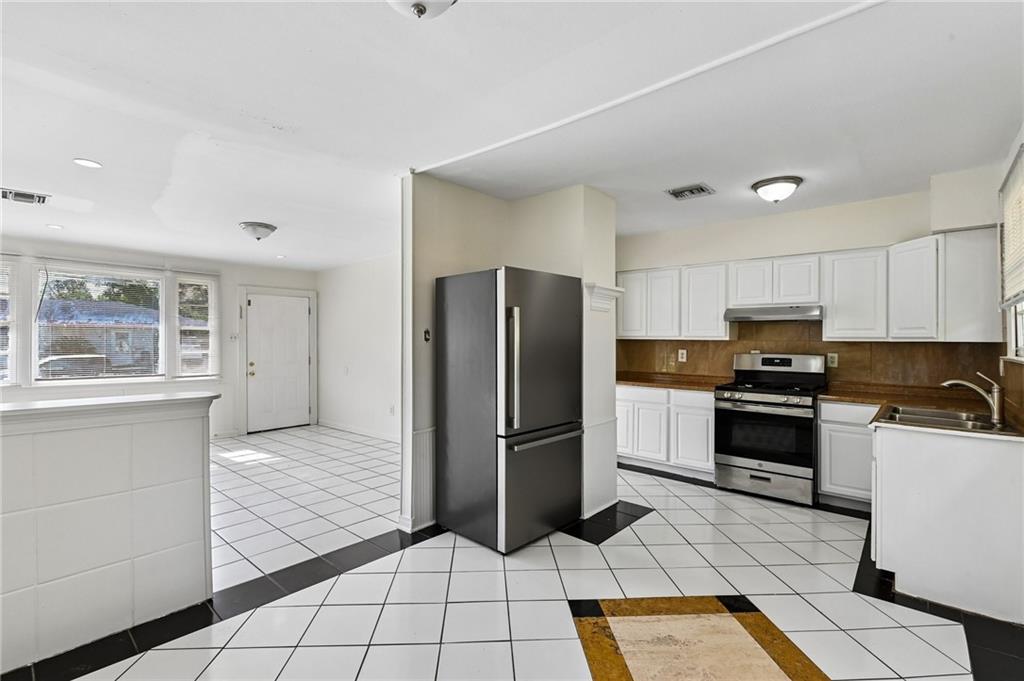 Homes for sale in New Orleans, LA | 1475 Lauradale Dr, New Orleans, LA 70114 | MLS# 2558661