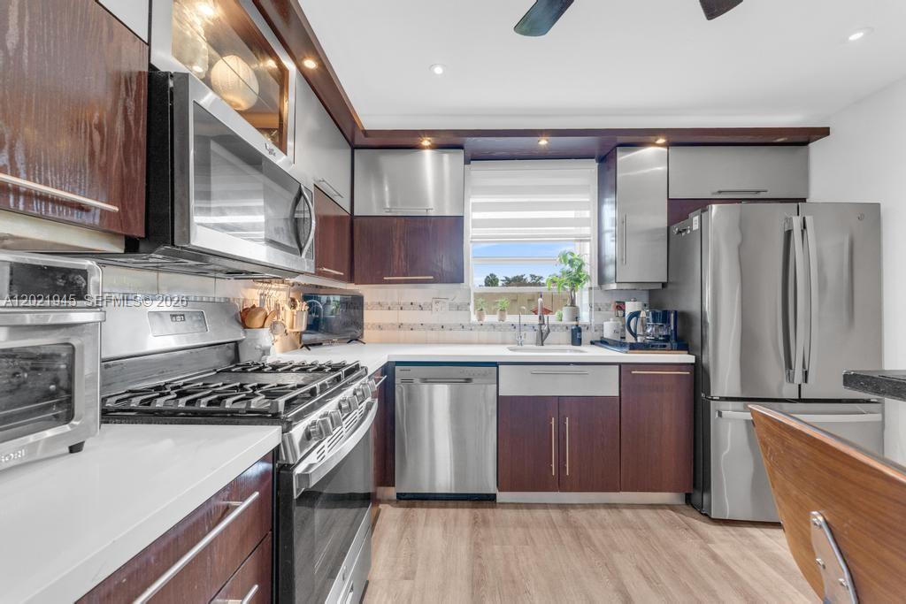 Centre Court Condo