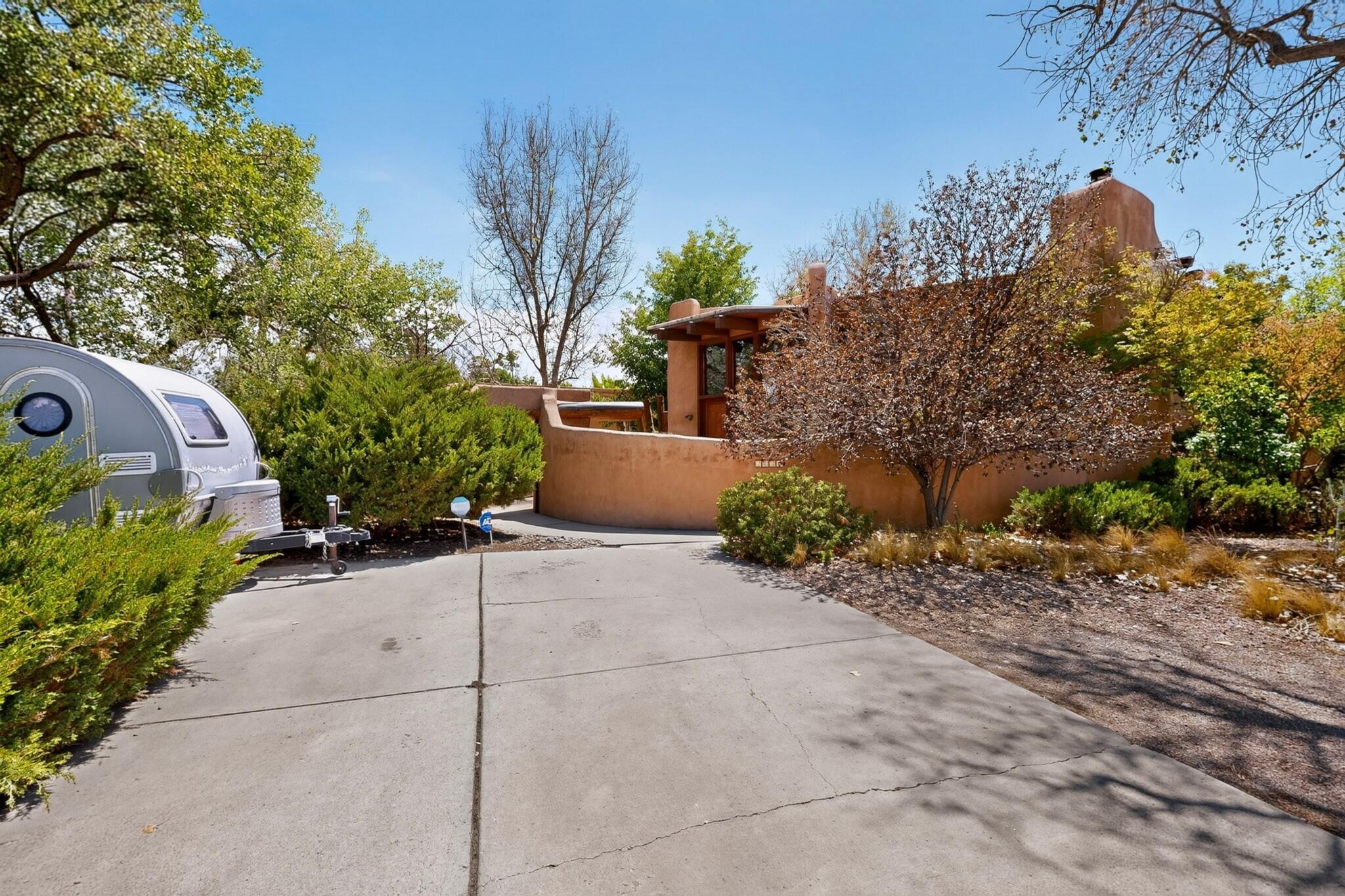 Photo 3 of Single family home for sale at 3232 Don Quixote Dr NW, Albuquerque, NM 87104 | MLS# 1103944 | Listing updated on 2026-09-12