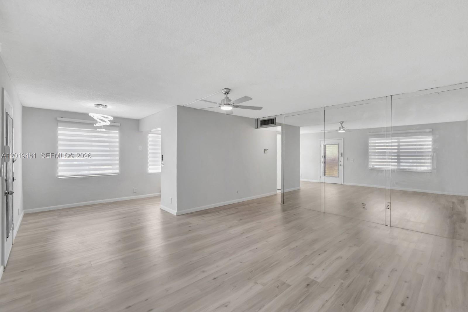 Kings Point Burgundy Cond