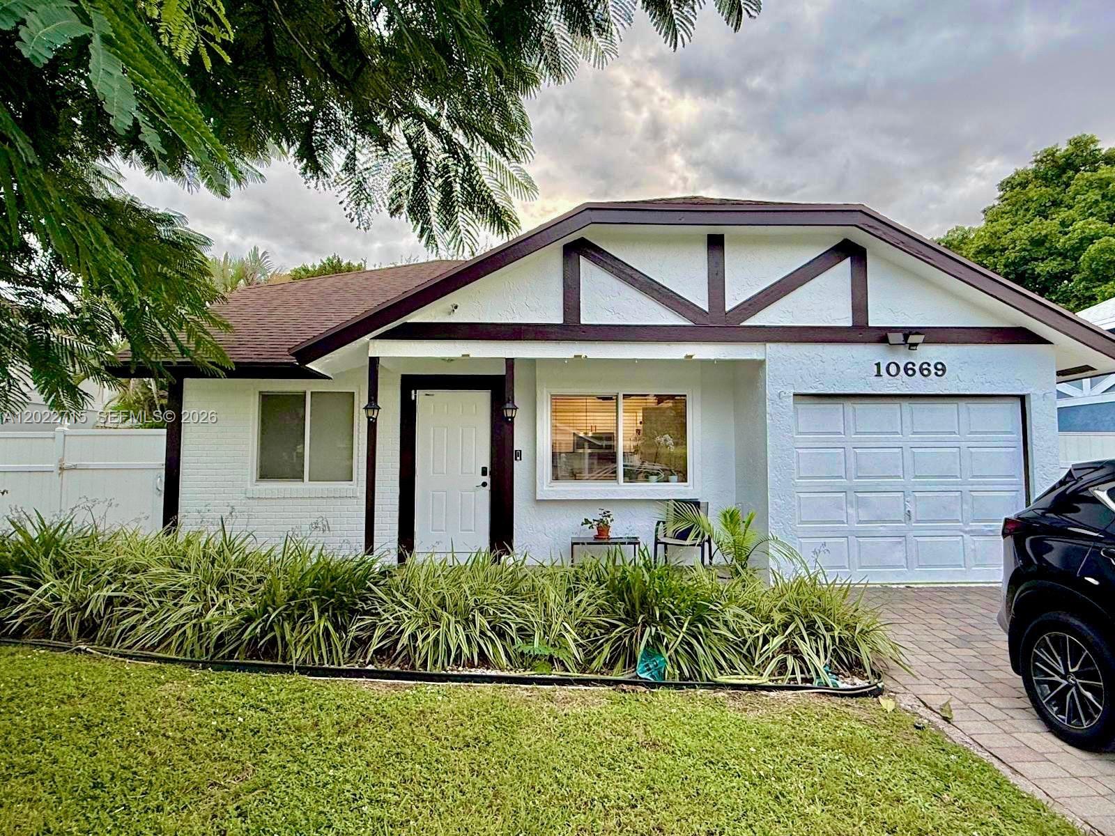 Boca Country Estates Cond