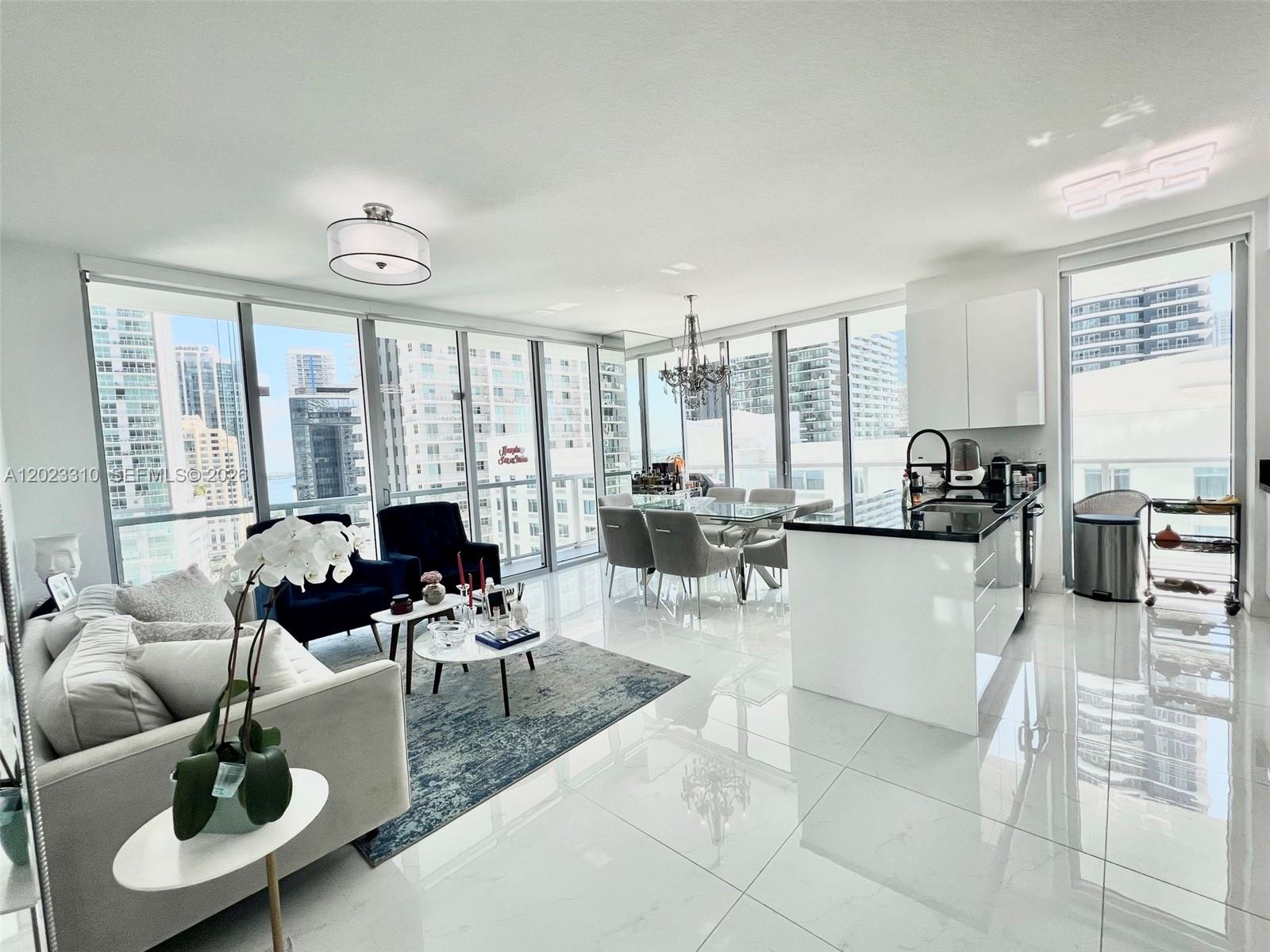 The Axis On Brickell Cond