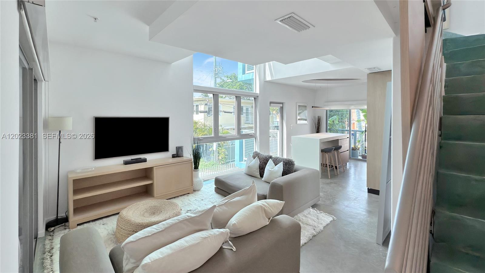 734 Michigan Condo