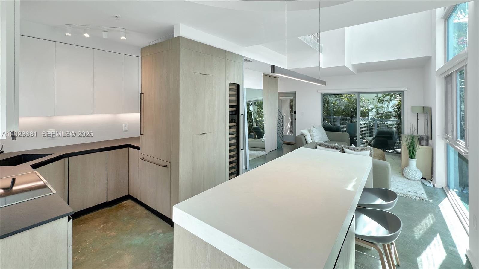 734 Michigan Condo