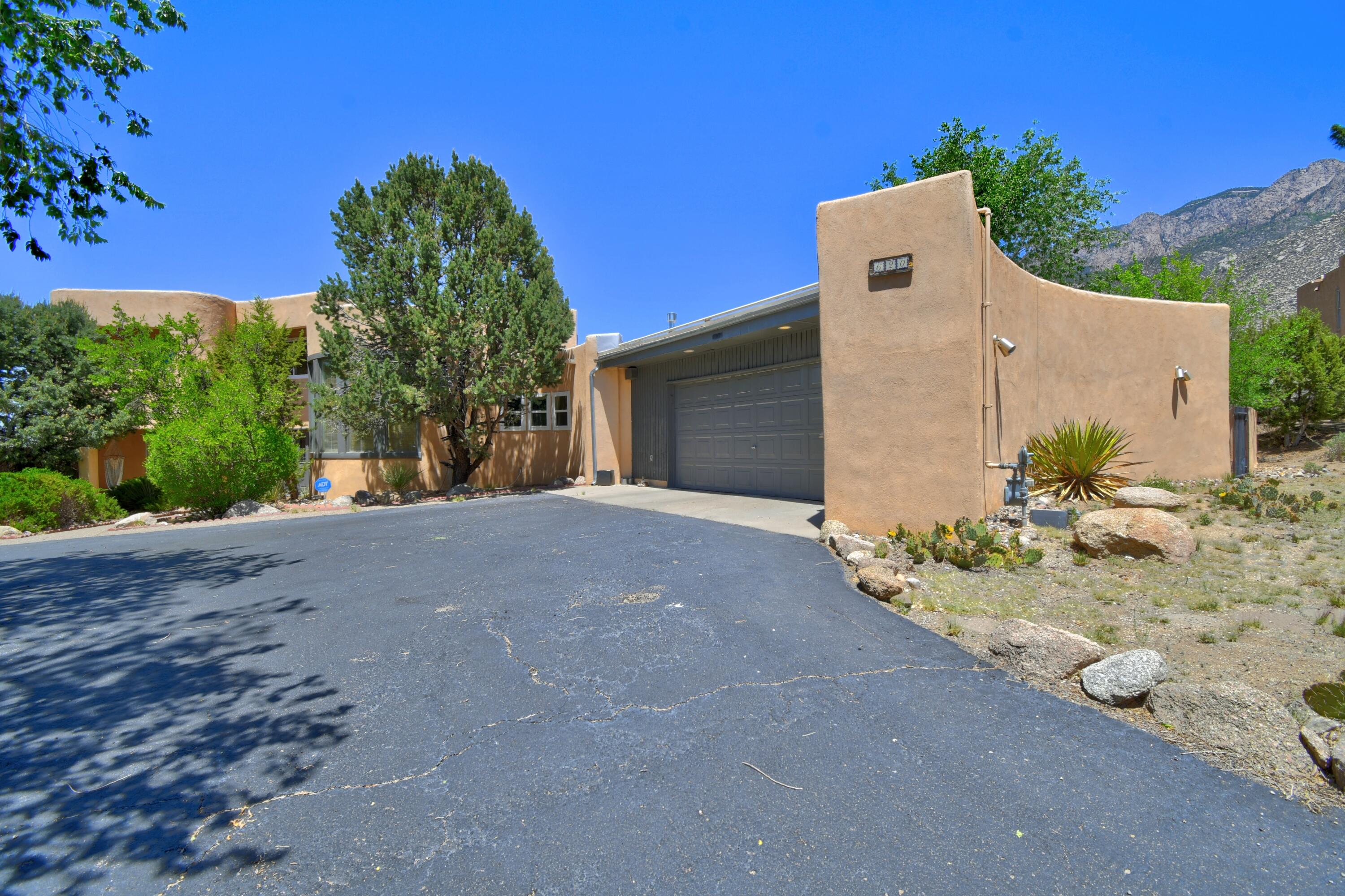 Homes for sale in Albuquerque, NM | 620 Cedar Hill Rd Ne, Albuquerque, NM 87122 | MLS# 1103987
