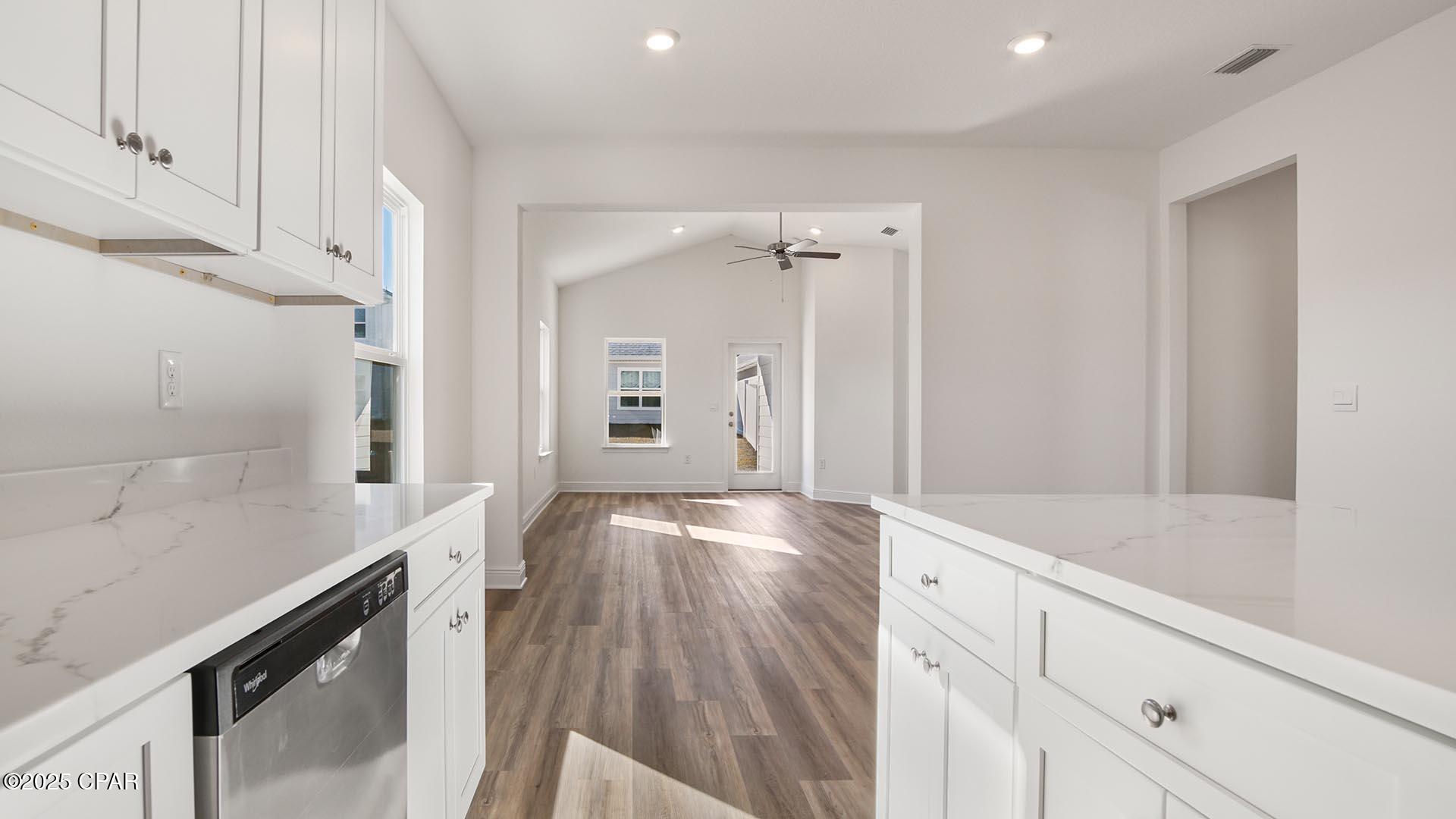 574 Hancock Way, Panama City Beach, FL 32413 thumbnail, photo 8 of 32