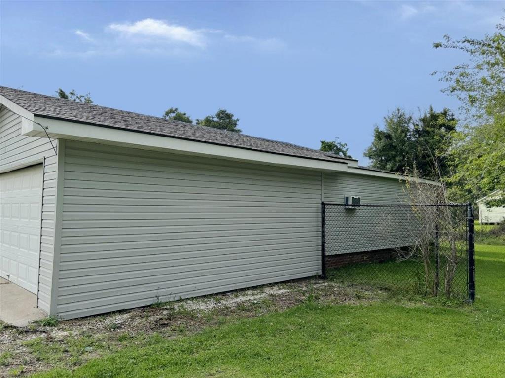 822 Bee Tree St — photo 2