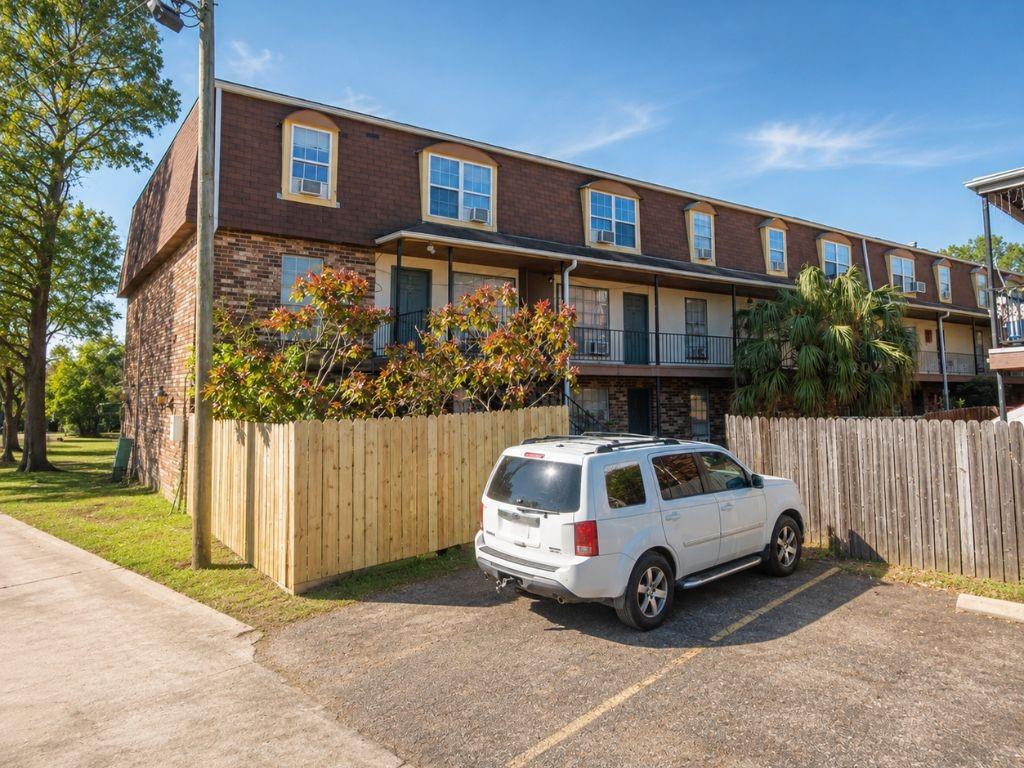 Homes for sale in Metairie, LA | 6200 Riverside Dr #456, Metairie, LA 70003 | MLS# 2559346