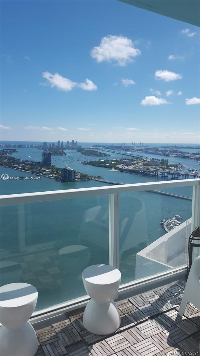 Quantum On The Bay Condo