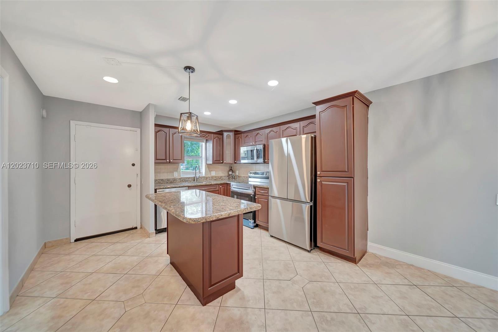 Property photo # 4