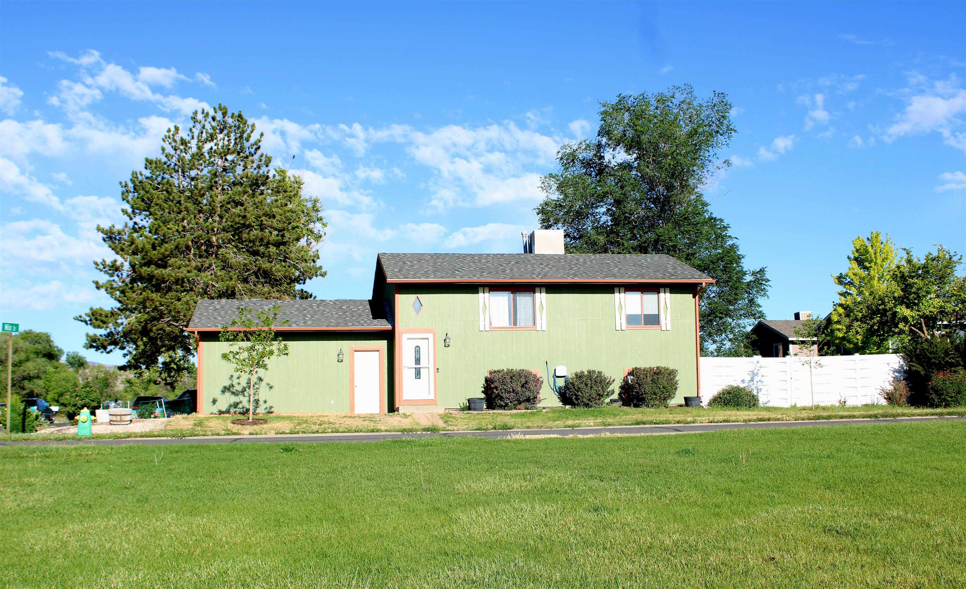 2774 1/2 Milo Drive