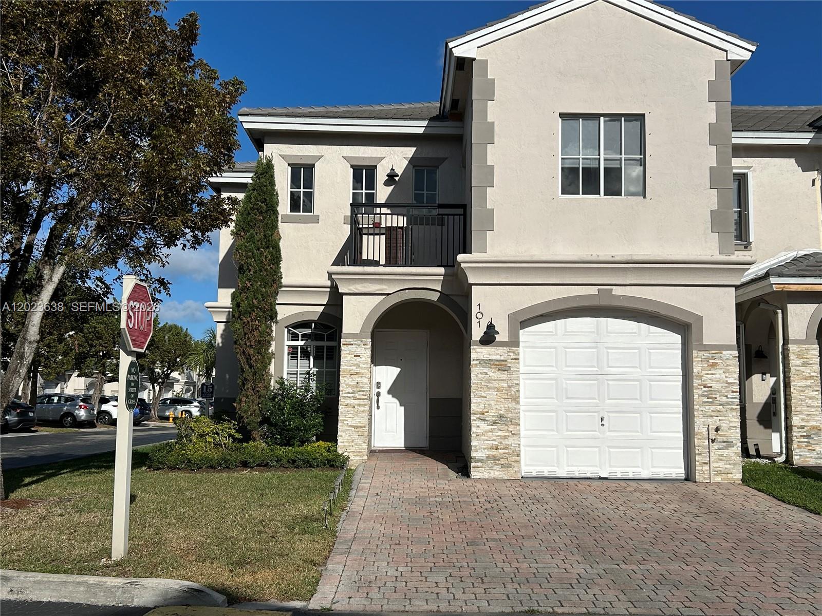 Kendall Village Townvilla