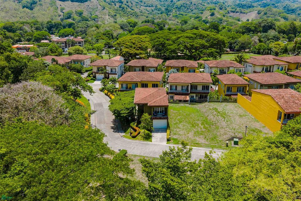 4 bed Single Family Homes For Sale in Garabito, Puntarenas - 1
