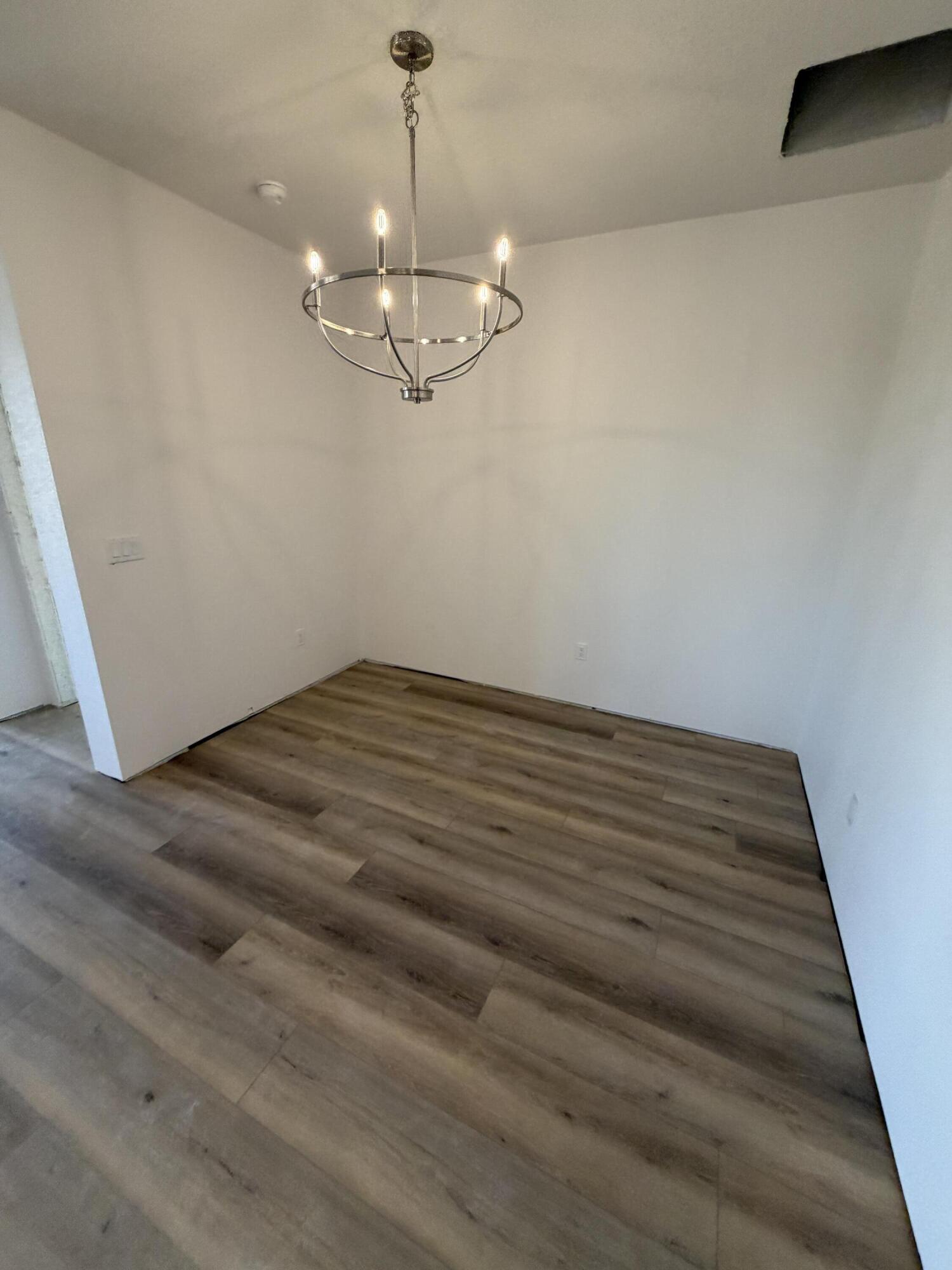 Photo 18 — 6801 Preston Road Road NE