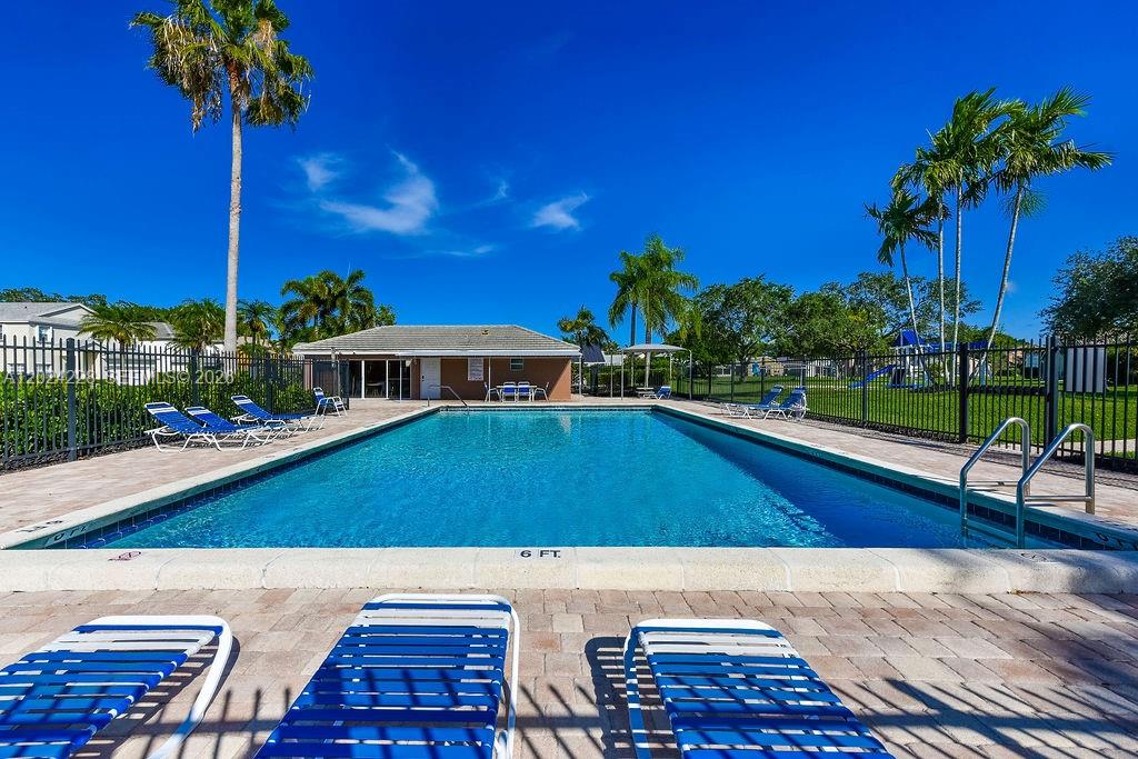 Homes for sale in Boynton Beach, FL | 6256 Lansdowne Cir, Boynton Beach, FL 33472 | MLS# A12024228
