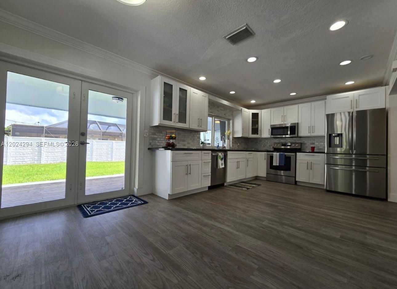 9591 SW 52nd Ter, Miami FL 33165