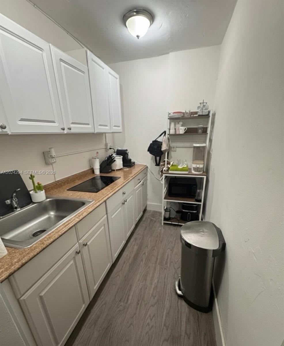 9591 SW 52nd Ter, Miami FL 33165