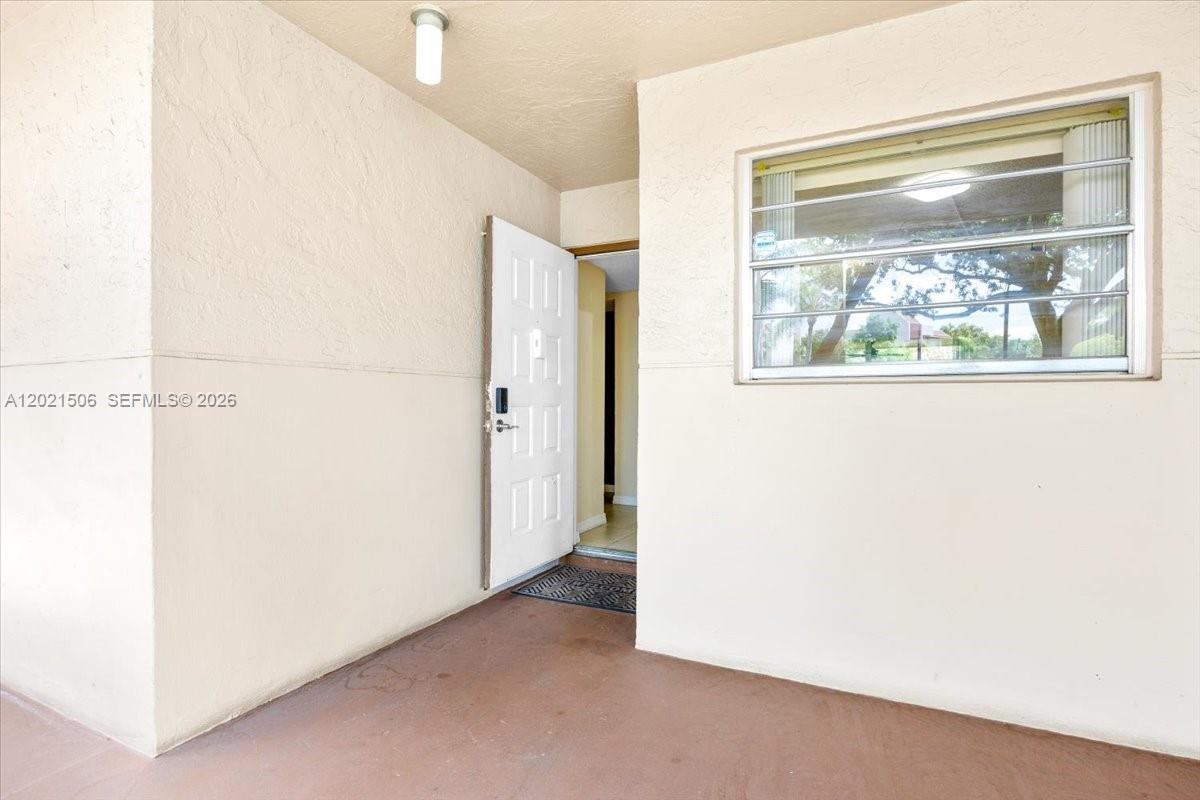 Homes for sale in Davie, FL | 9501 Seagrape Dr, Davie, FL 33324